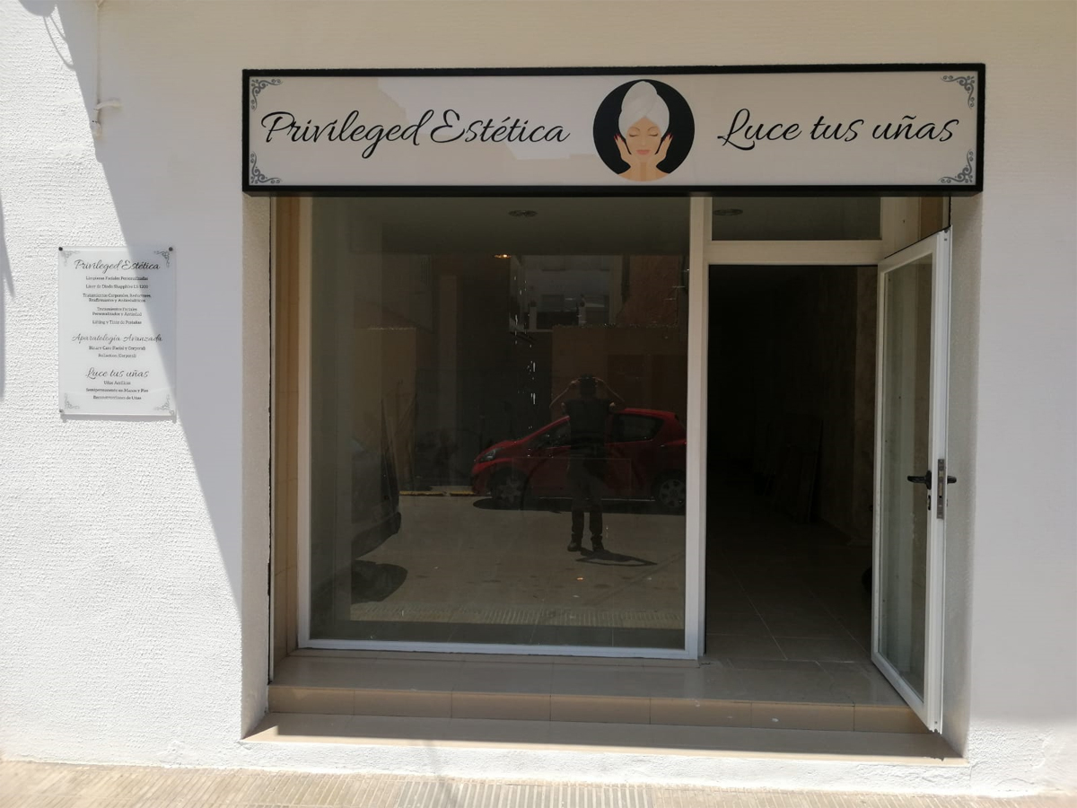Rótulo caja de luz Privileged Estética-JkD Rotulación Rótulo caja de luz Privileged Estética-JkD Rotulación