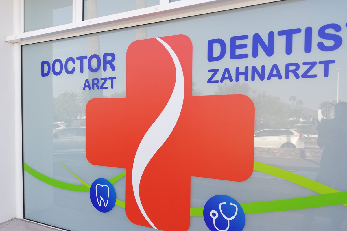 Escaparate Local dentista Doctor Artz-Development Media
