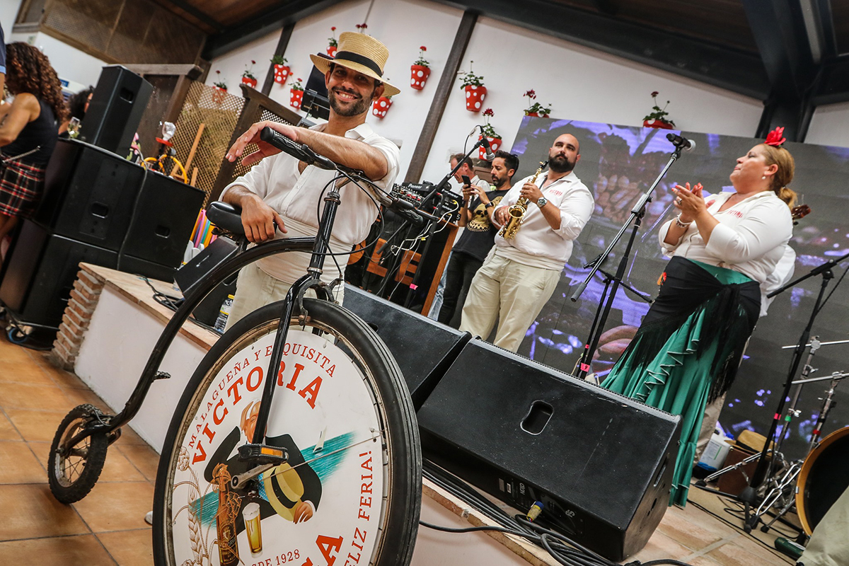 Proyecto Street marketing en la Feria de Málaga para Cervezas Victoria - bicicleta - Developmentmedia