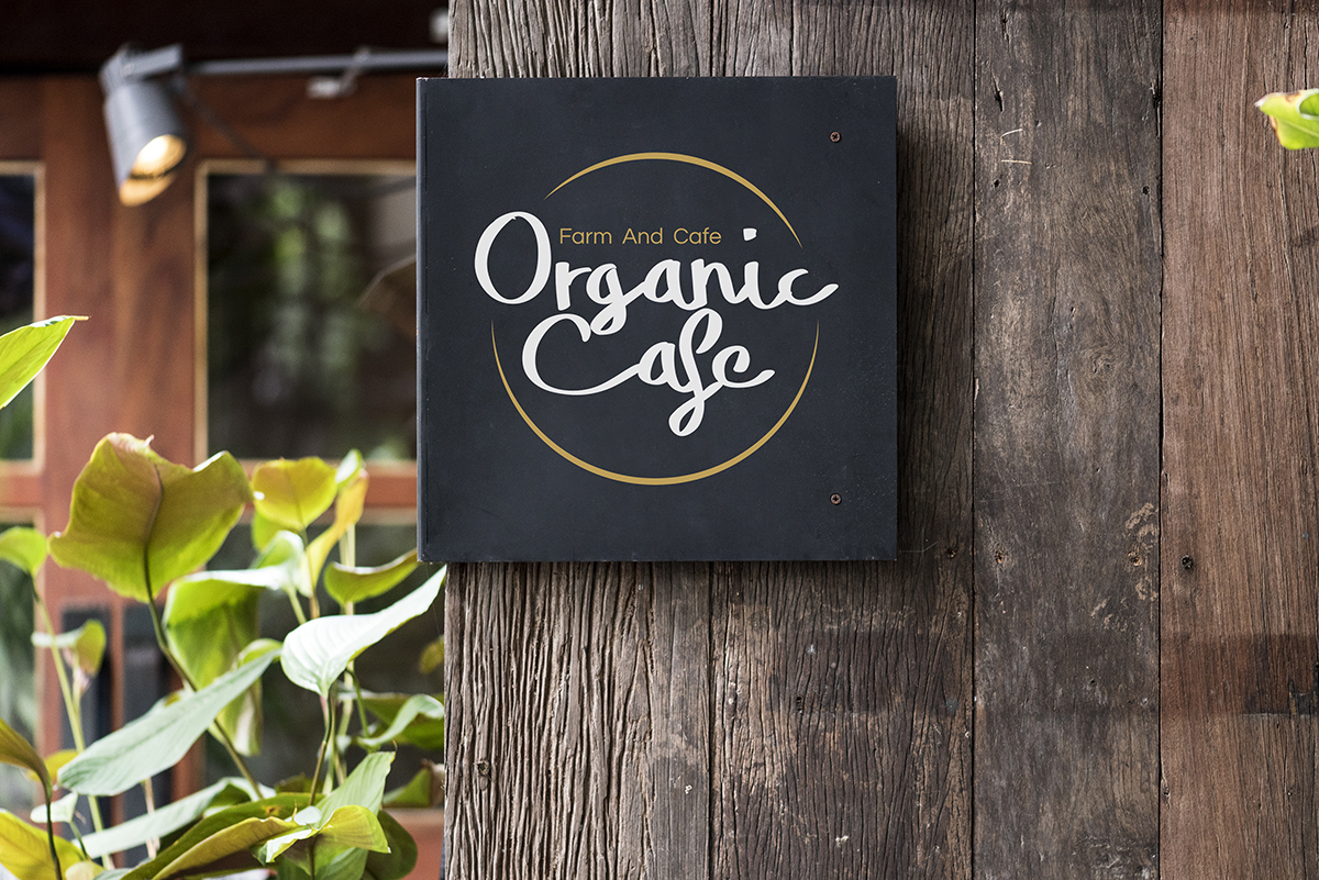 rótulo corporativo personalizado para cafetería Organic Cafe-Development Media