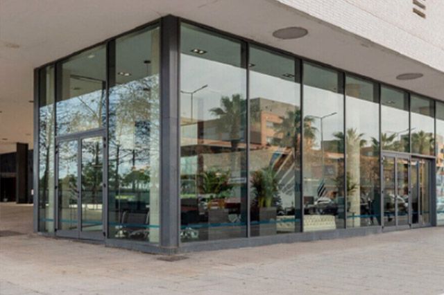 Rotulación oficina inmobiliaria en Viladecans - fachada oficina Domum Rotulación oficina inmobiliaria en Viladecans - fachada oficina Domum