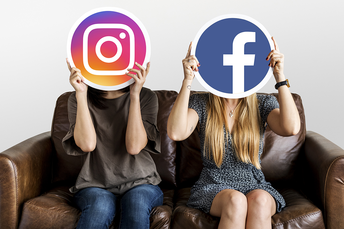 Larga vida a los community manager, mucho más que subir fotos en Facebook e Instagram - chicas - Development Media