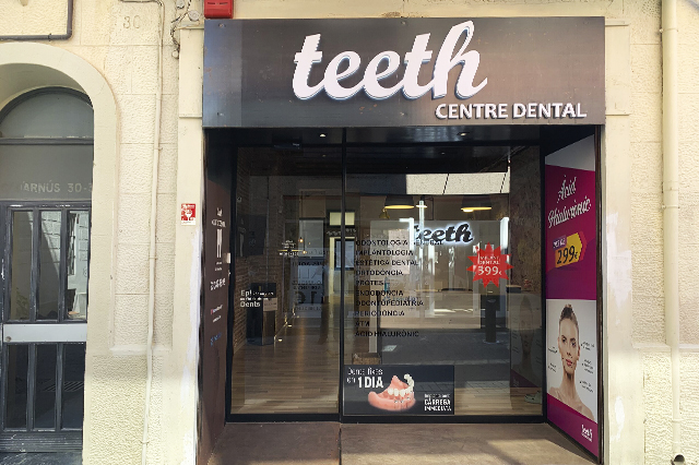 Proyecto creación Sobre troquelado para Teeth centre Dental - Entrada local - Development Media Proyecto creación Sobre troquelado para Teeth centre Dental - Entrada local - Development Media