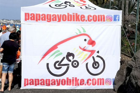 Creación merchandising para ciclismo - carpa Papagayo Bike para eventos