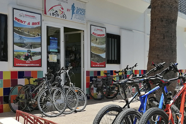 Creación merchandising para ciclismo - Entrada tienda Papagayo Bike Lanzarote Creación merchandising para ciclismo - Entrada tienda Papagayo Bike Lanzarote
