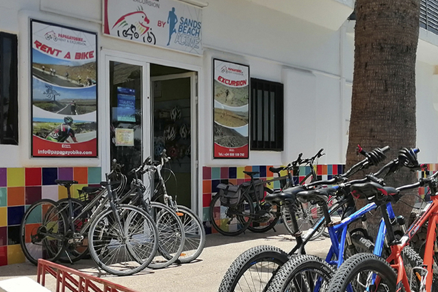 Creación merchandising para ciclismo - Entrada tienda Papagayo Bike Lanzarote