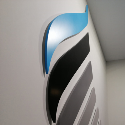 Proyecto decoración interiores-detalle logo 3d para inmobiliaria Domum