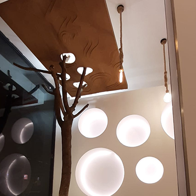 Proyecto decoración interiores-escaparate para tienda de bolsos Bel