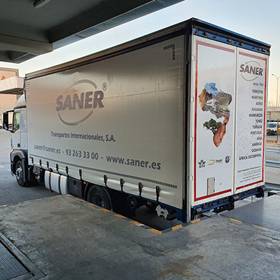 Proyecto rotulación vehículos-rotulación integral camión para Saner